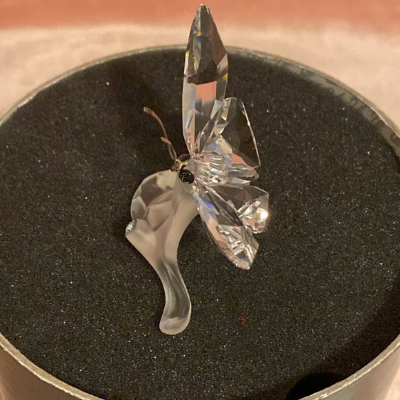 Swarovski Crystal ~ Butterfly on a Leaf w/box & certificate booklet (EUC!) - Picture 7 of 12